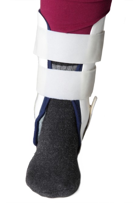 Attelle cheville en U, traumatisme, entorse, randonnée, sport, ligament externe Attelle cheville en U